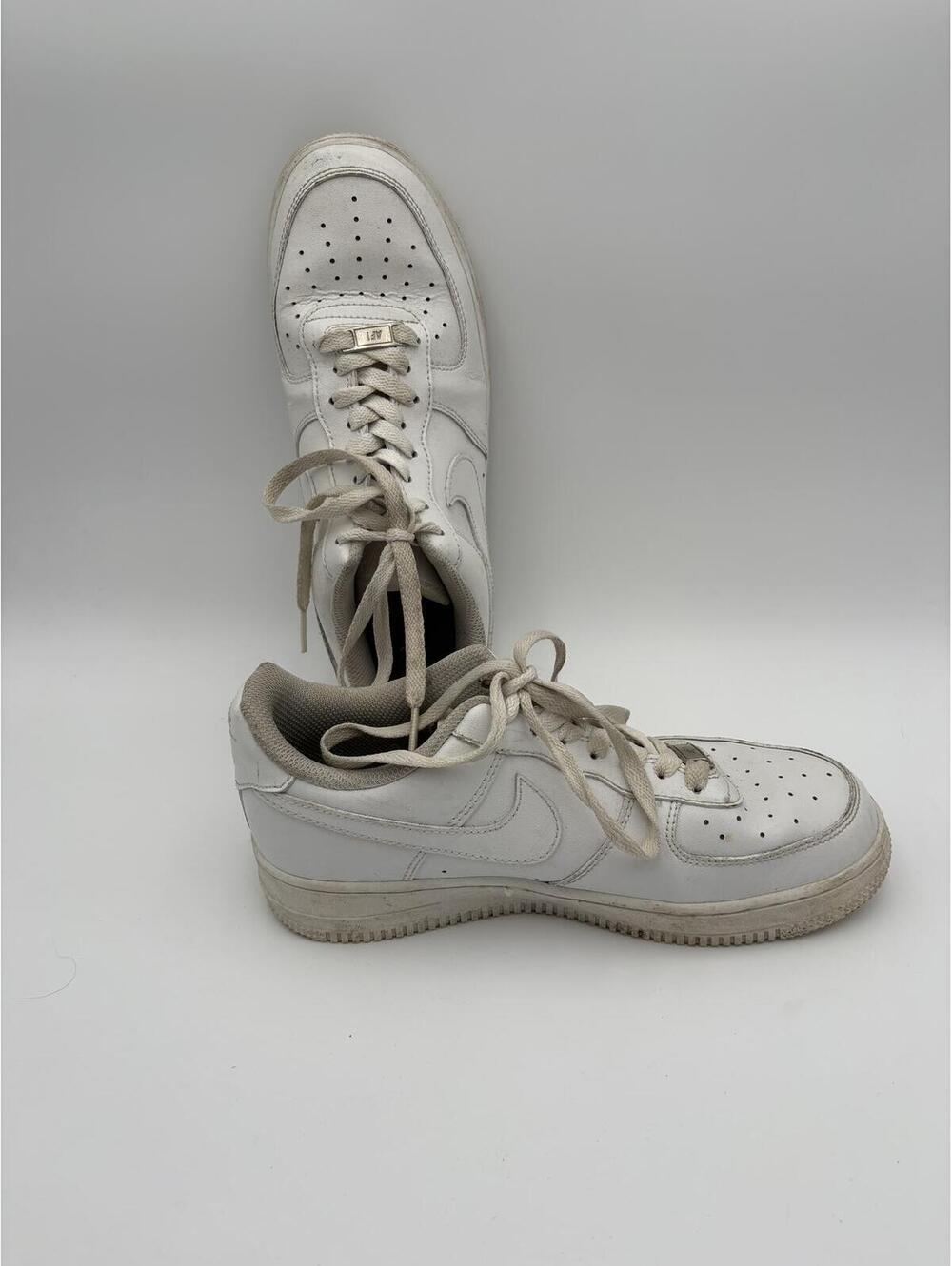 Nike Air Force 1 Woman’s Size 7.5 Low Top White Sneakers Classic AF1 Shoes